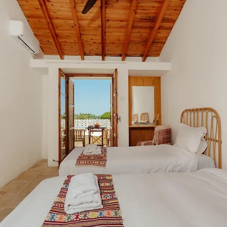 Olinda Seaview Villa *